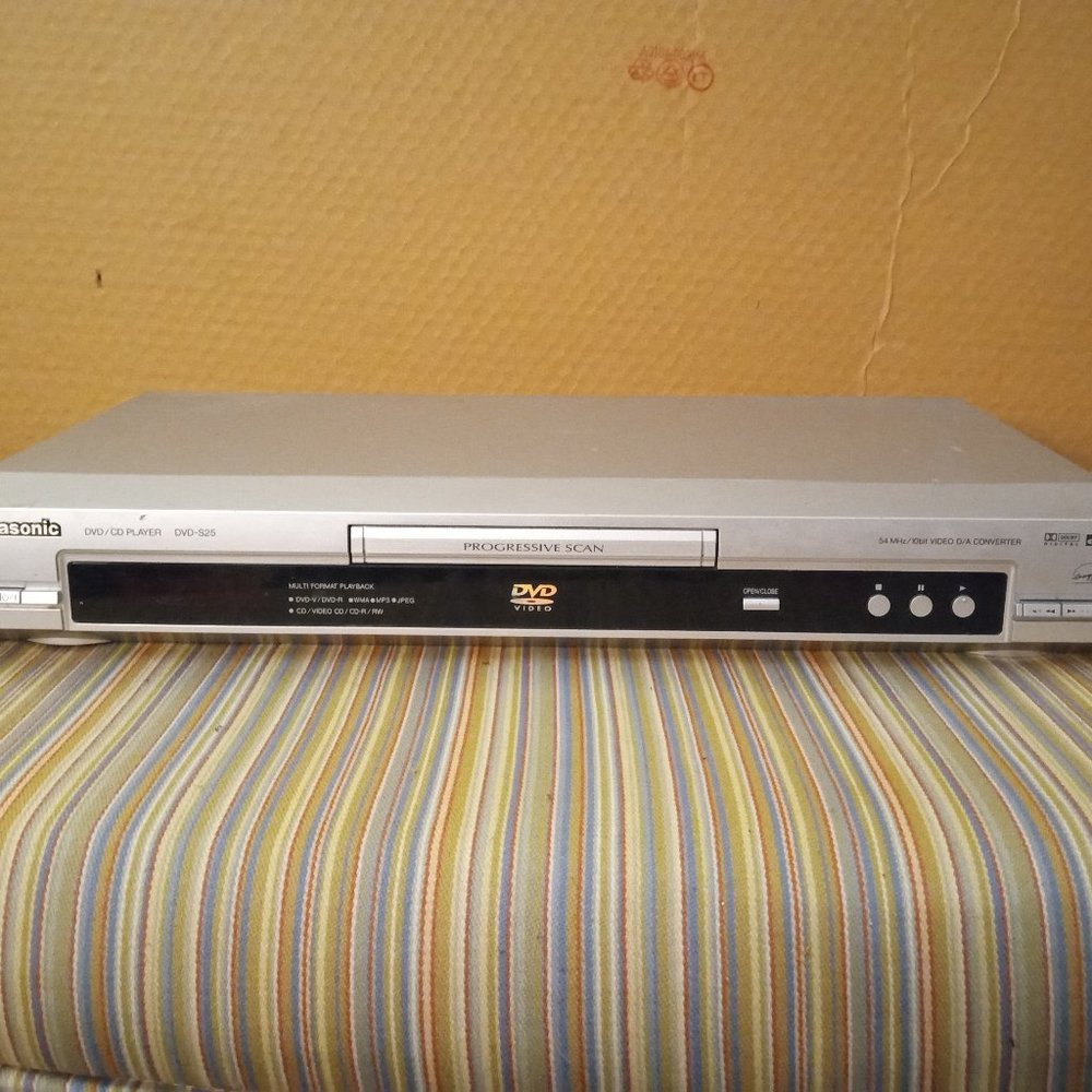 PANASONIC  DVD/CD PLAYER DVD-s25